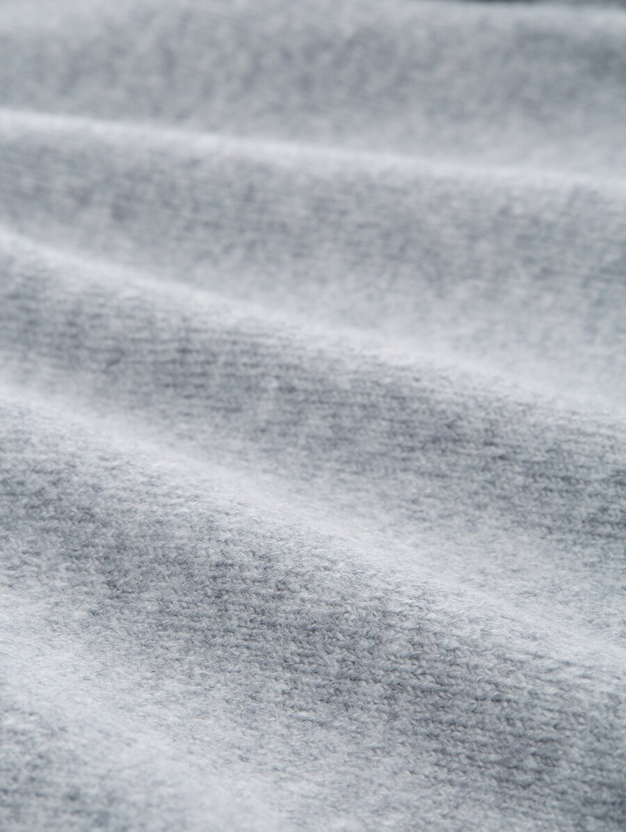 strickpullover mit v-ausschnitt in lockerer passform