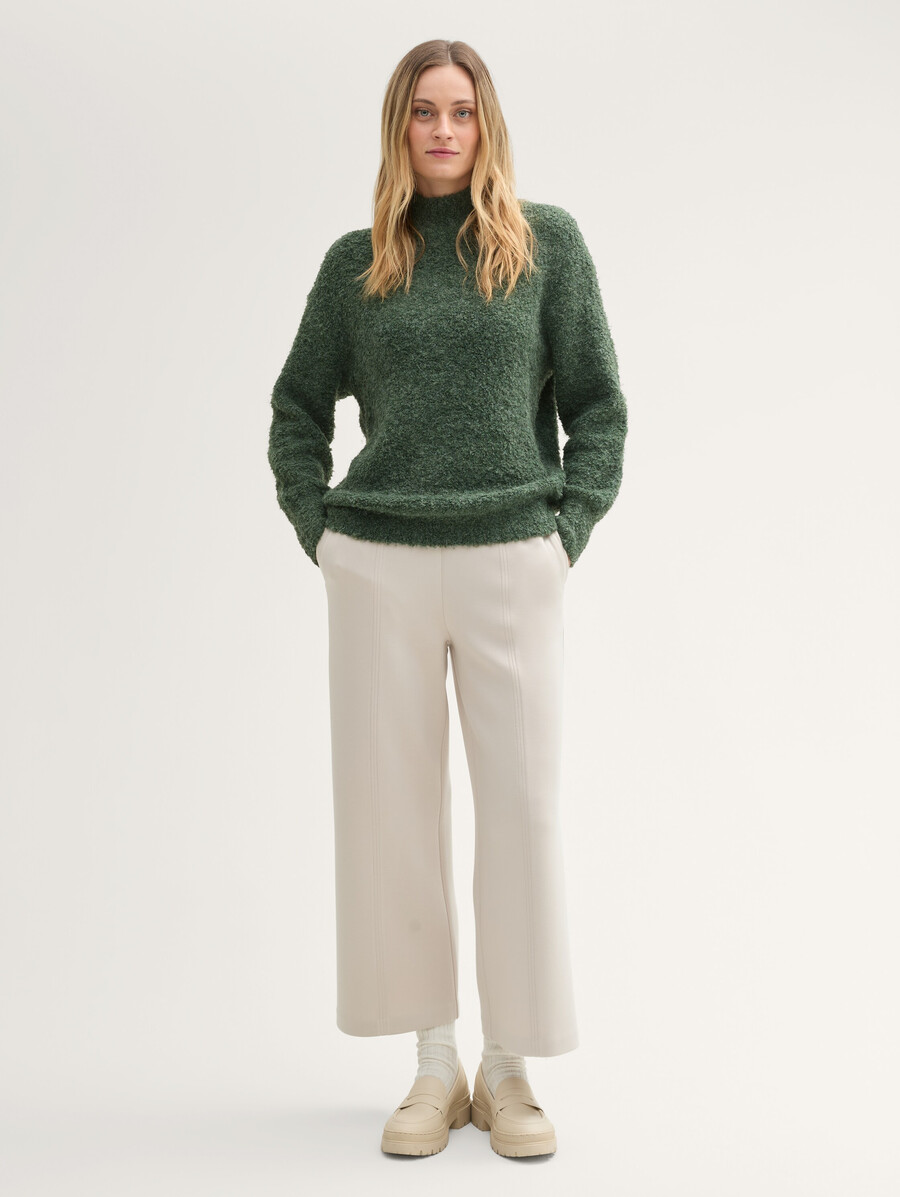 locker geschnittener bouclé-pullover