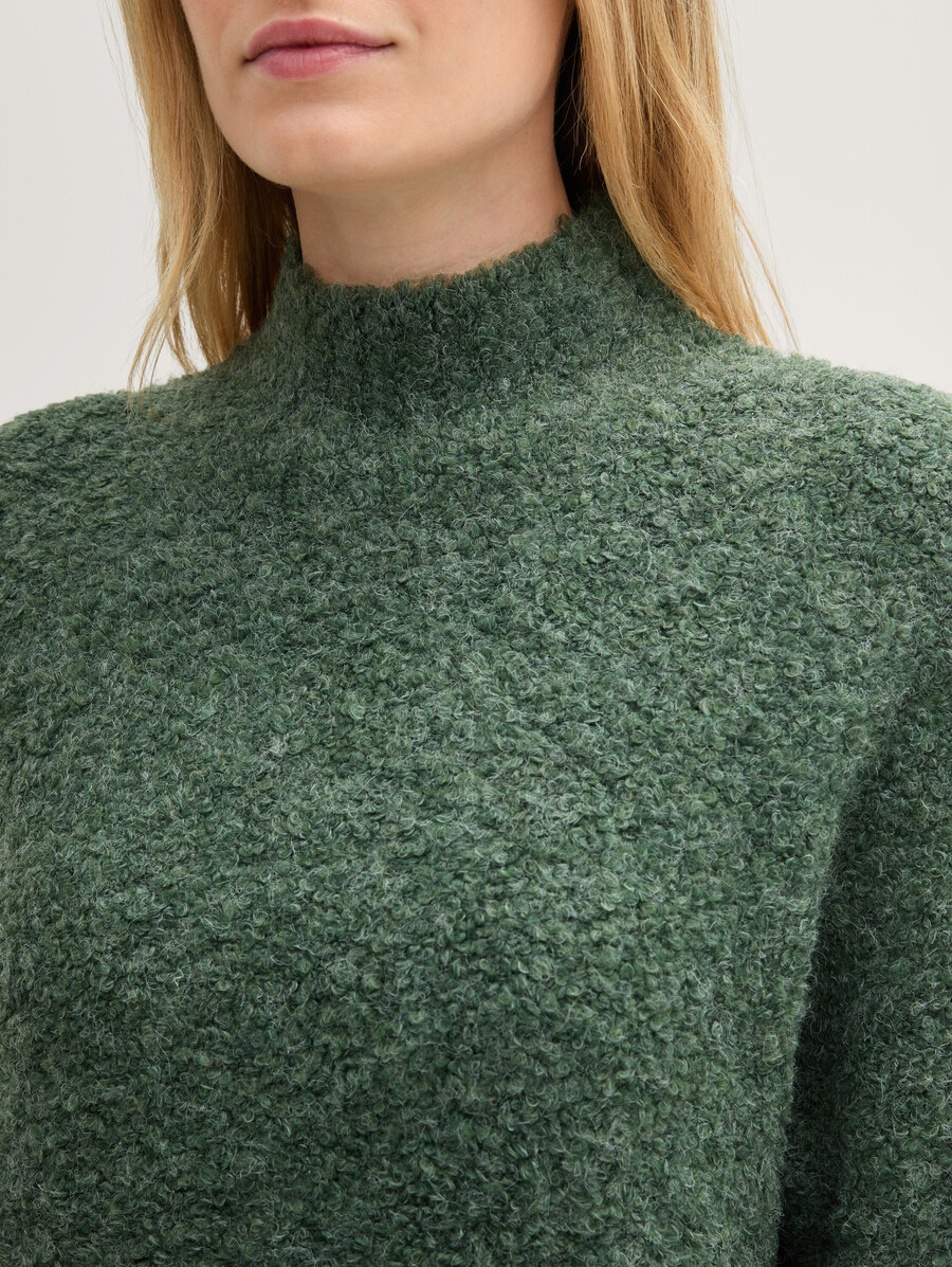 locker geschnittener bouclé-pullover