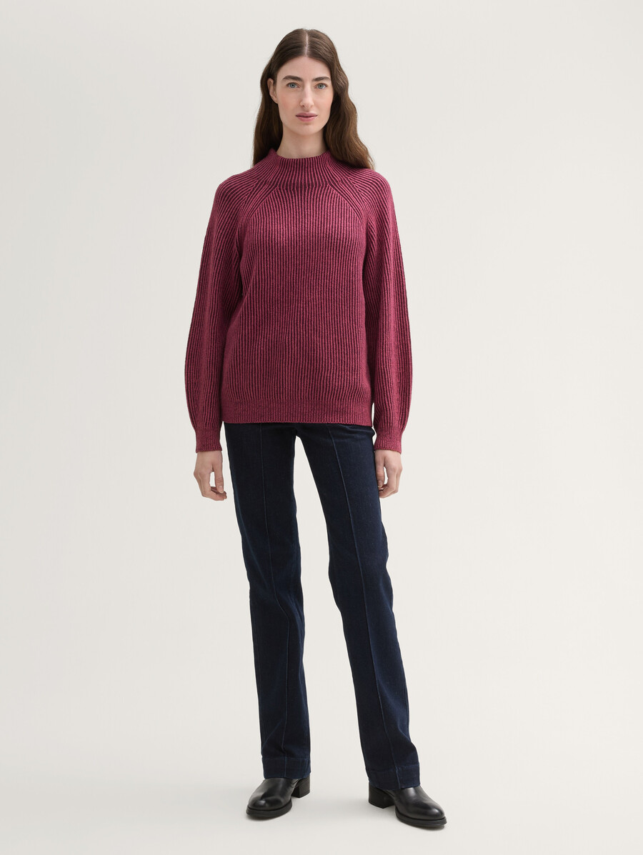 gerippter pullover mit stehkragen