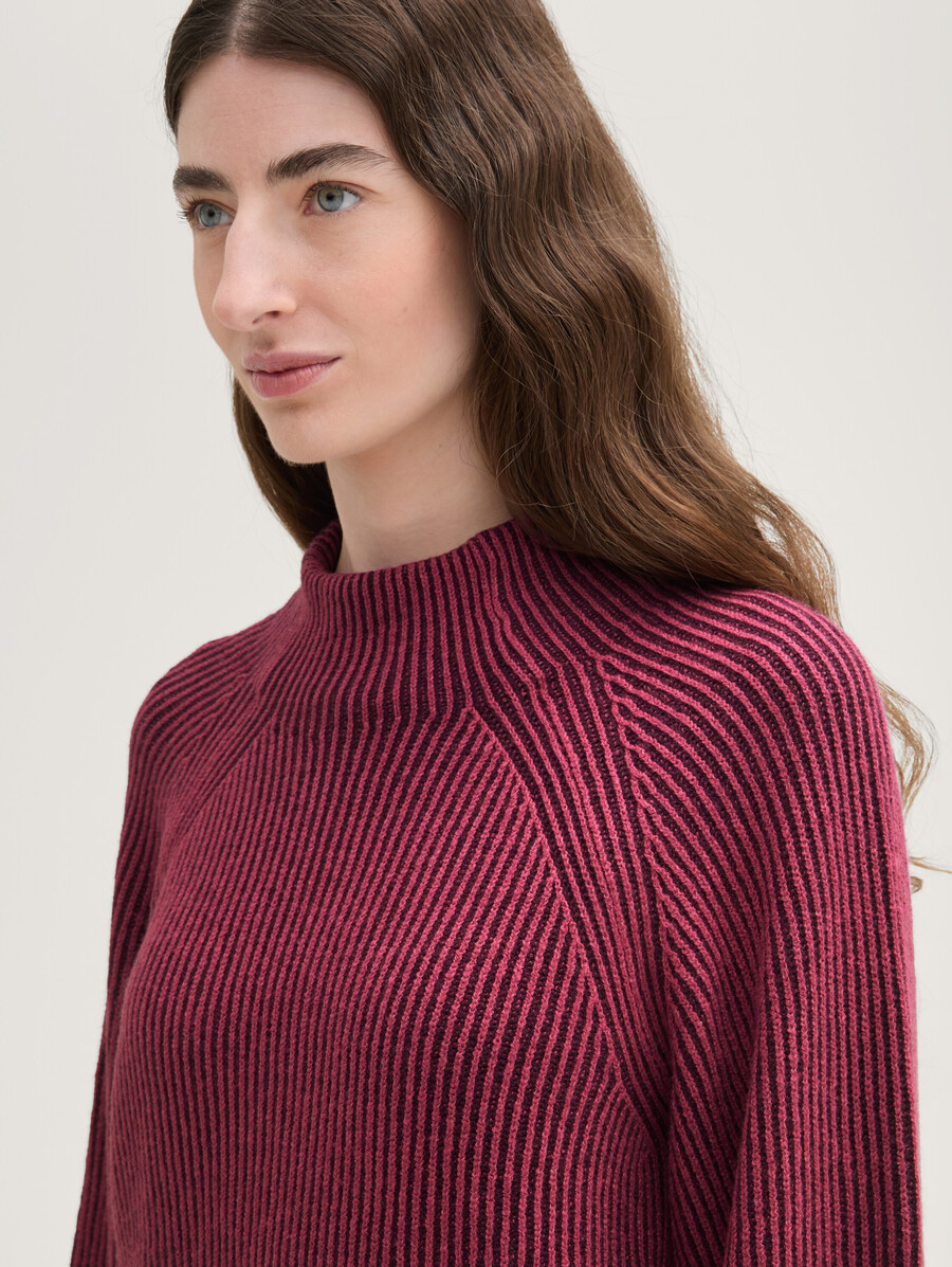 gerippter pullover mit stehkragen