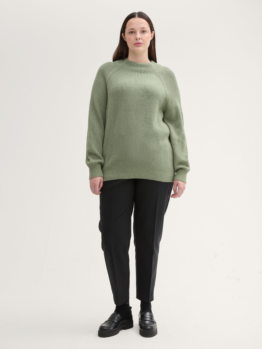 Übergröße – strickpullover mit stehkragen