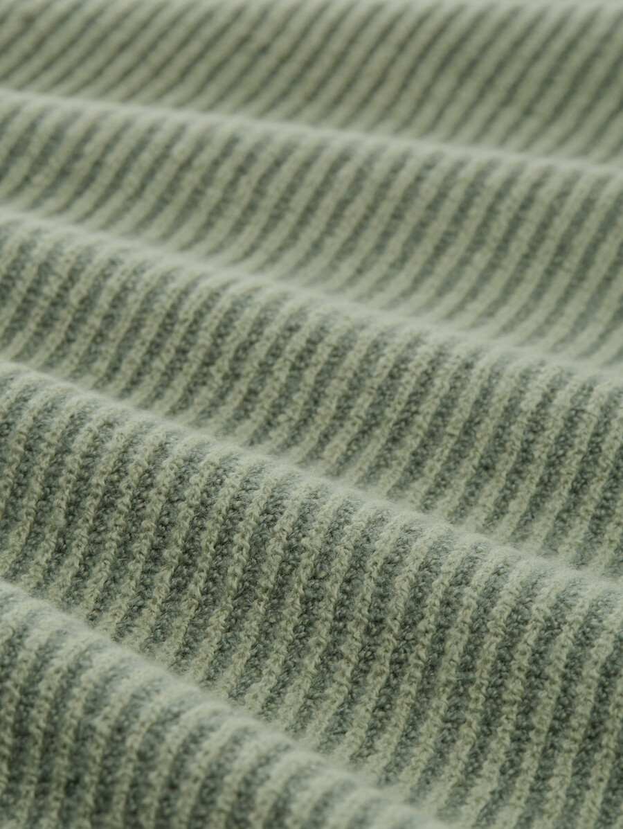Übergröße – strickpullover mit stehkragen