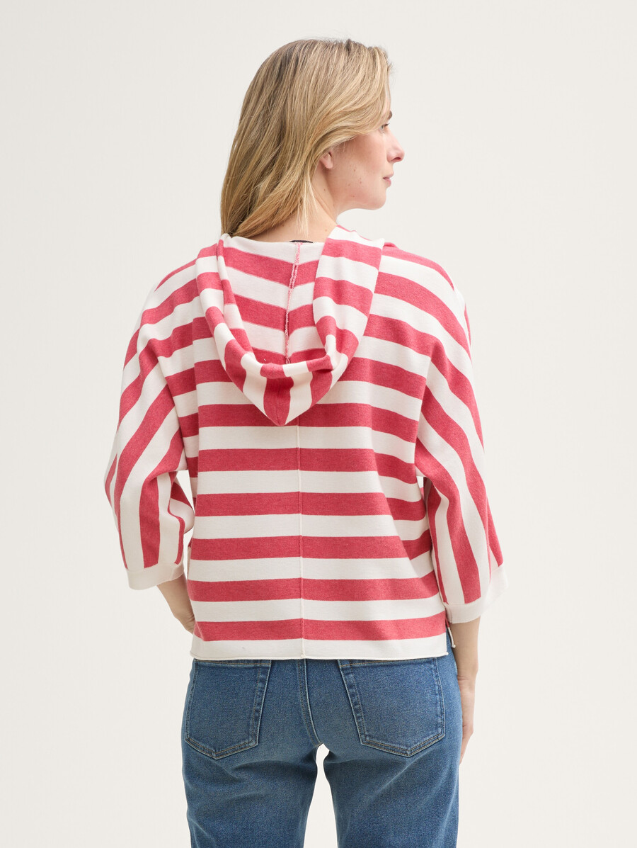 locker geschnittener strickpullover mit kapuze
