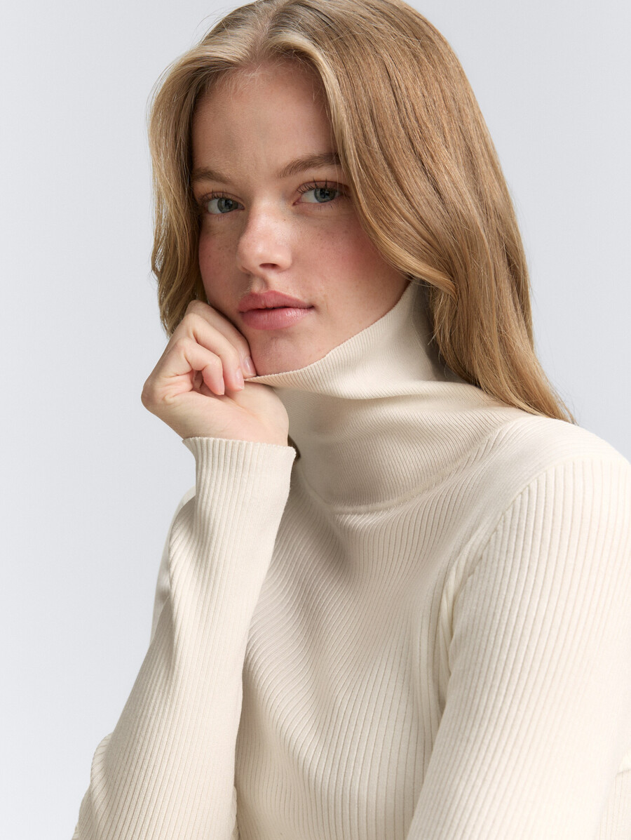 gerippter rollkragenpullover