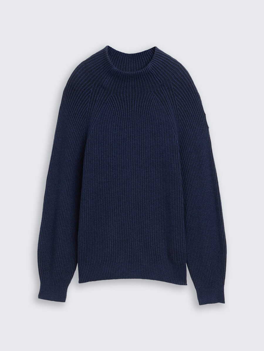 locker geschnittener strickpullover mit stehkragen
