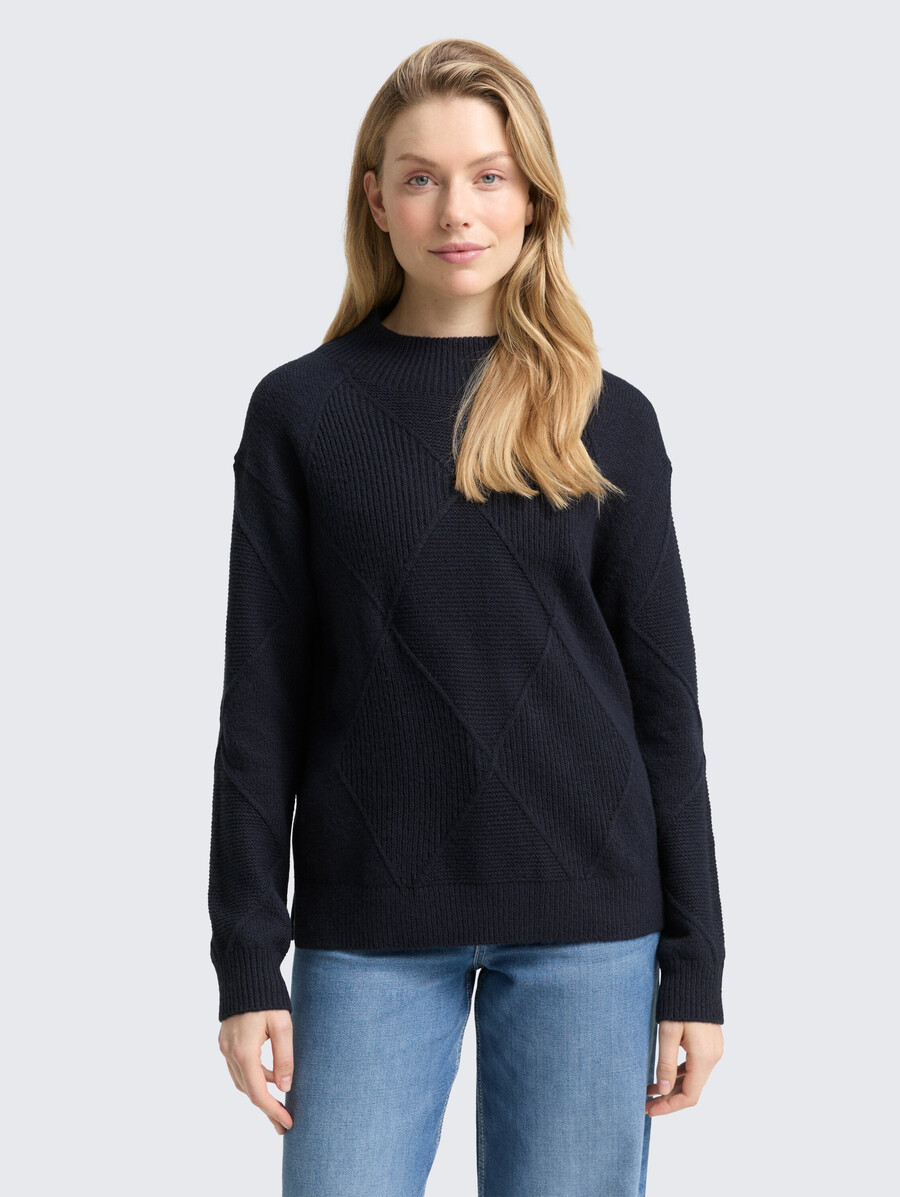 locker geschnittener strickpullover mit stehkragen