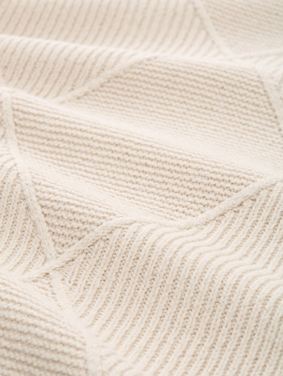 locker geschnittener strickpullover mit stehkragen