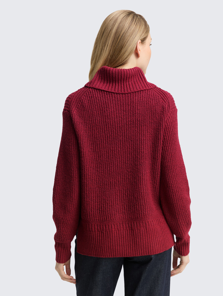 locker geschnittener rollkragenpullover