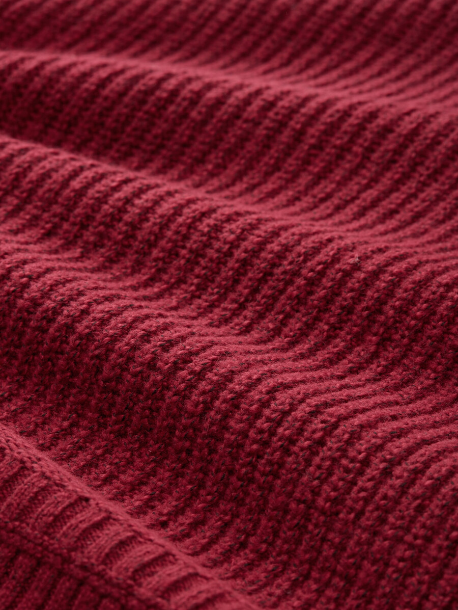 locker geschnittener rollkragenpullover