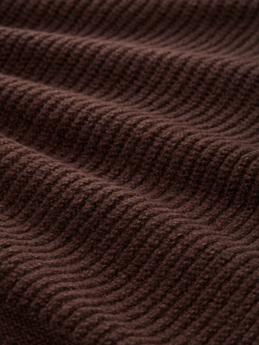 locker geschnittener rollkragenpullover