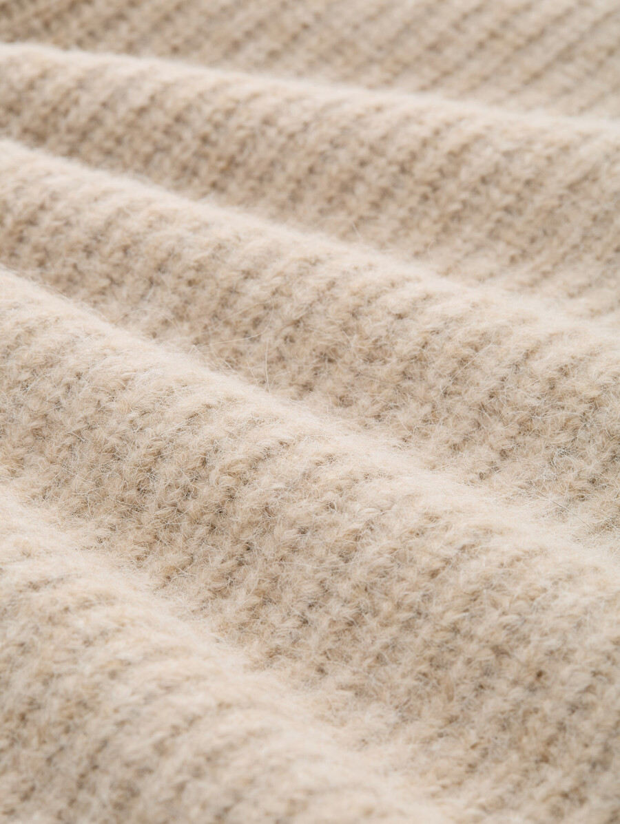 lässiger strickpullover mit stehkragen