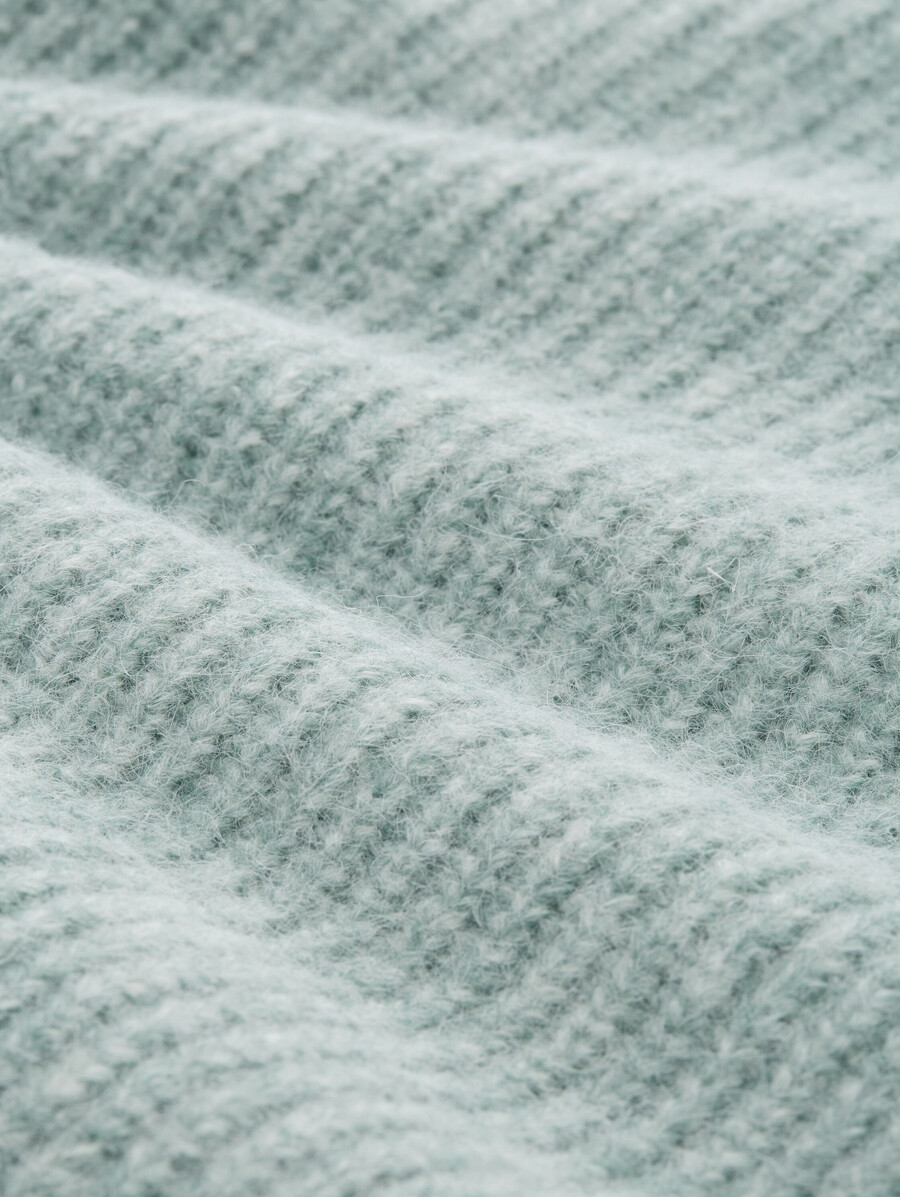 lässiger strickpullover mit stehkragen