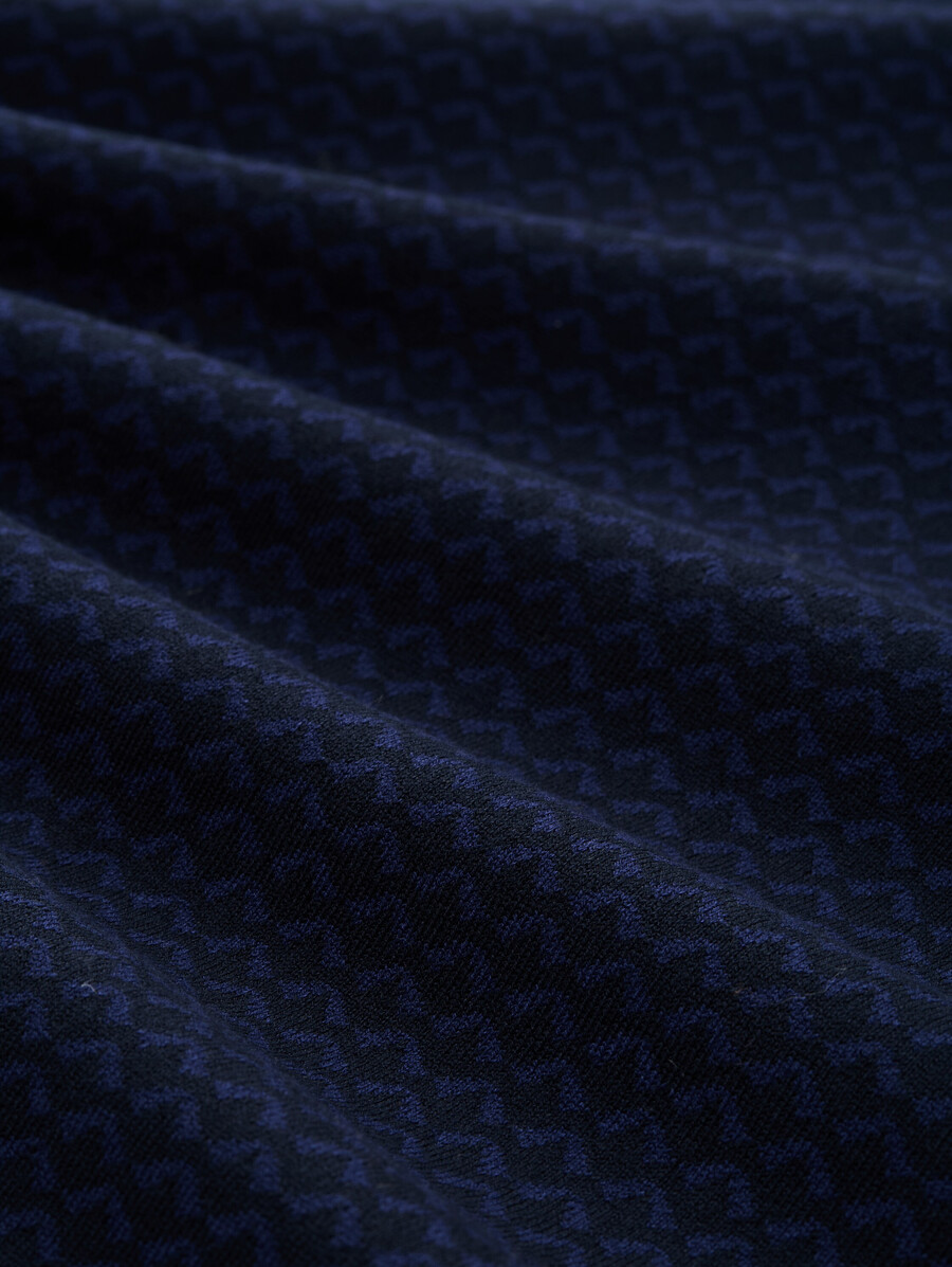 locker geschnittener jacquard-strickpullover