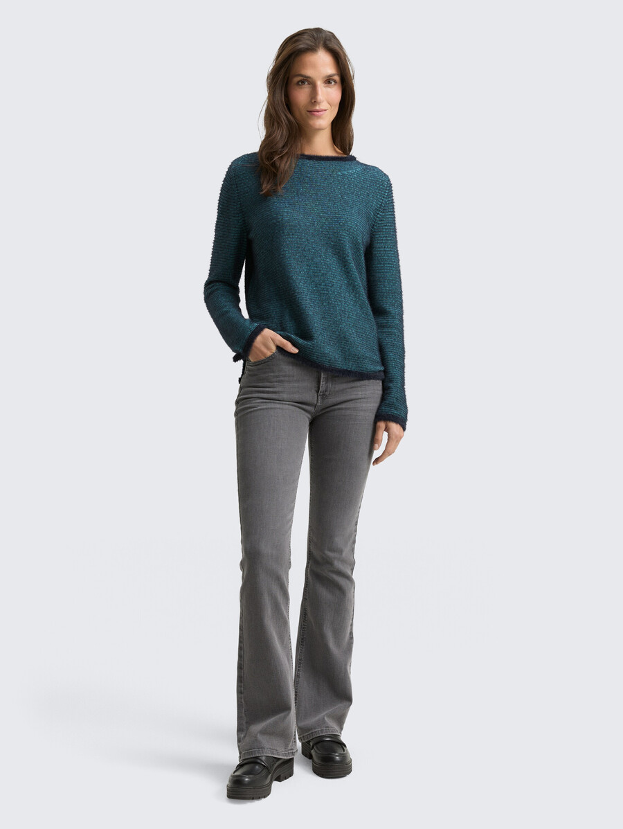gestrickter pullover aus federgarn