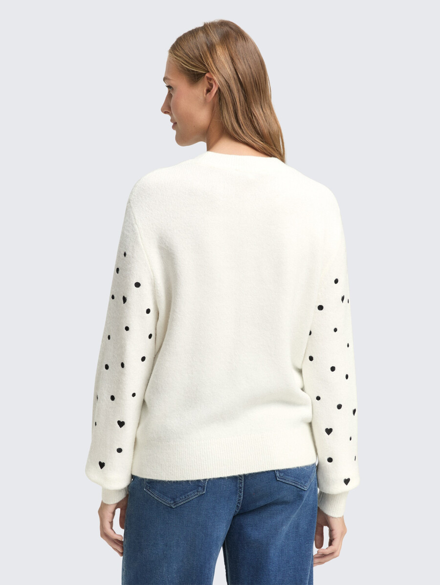 lässiger strickpullover mit stickerei