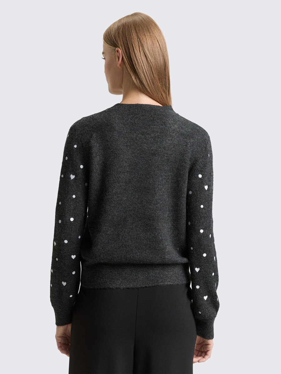 lässiger strickpullover mit stickerei