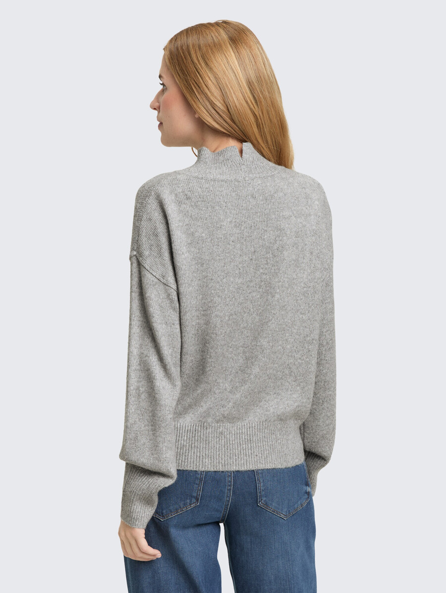 oversized-strickpullover mit stehkragen