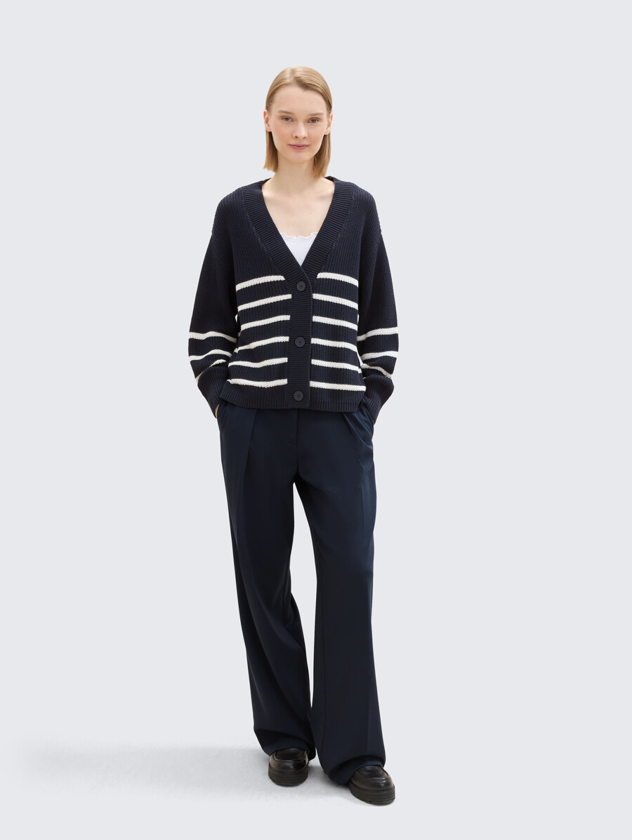 strickjacke mit v-ausschnitt