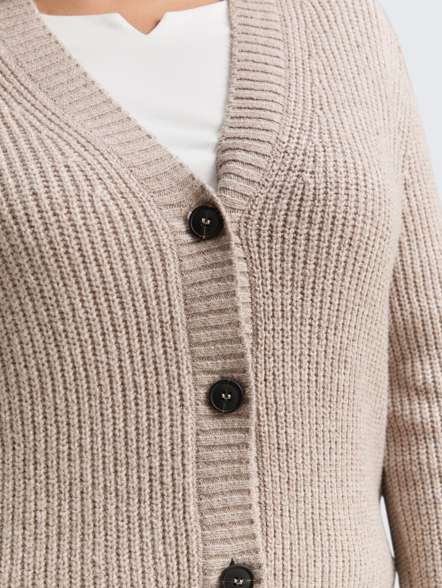 plus size – gerippte strickjacke mit v-ausschnitt