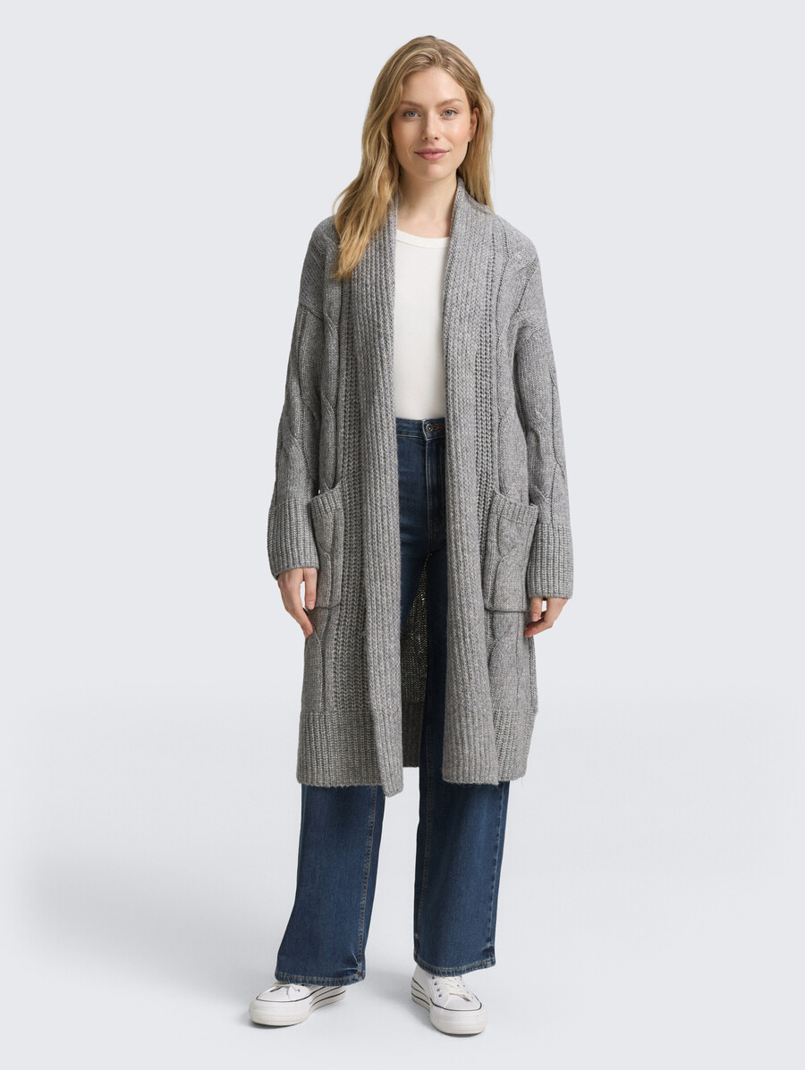 locker geschnittene strickjacke mit zopfmuster