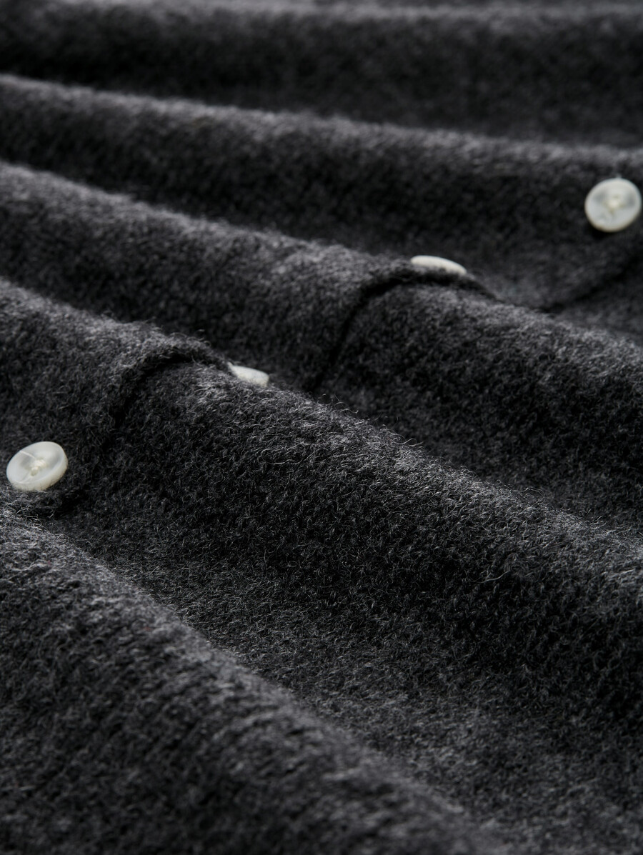 strickjacke mit rundhalsausschnitt