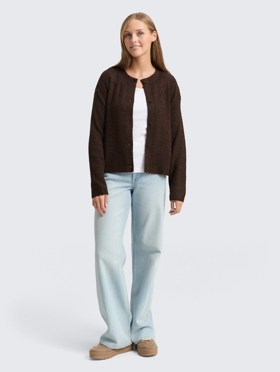 gemütliche strickjacke mit rundhalsausschnitt