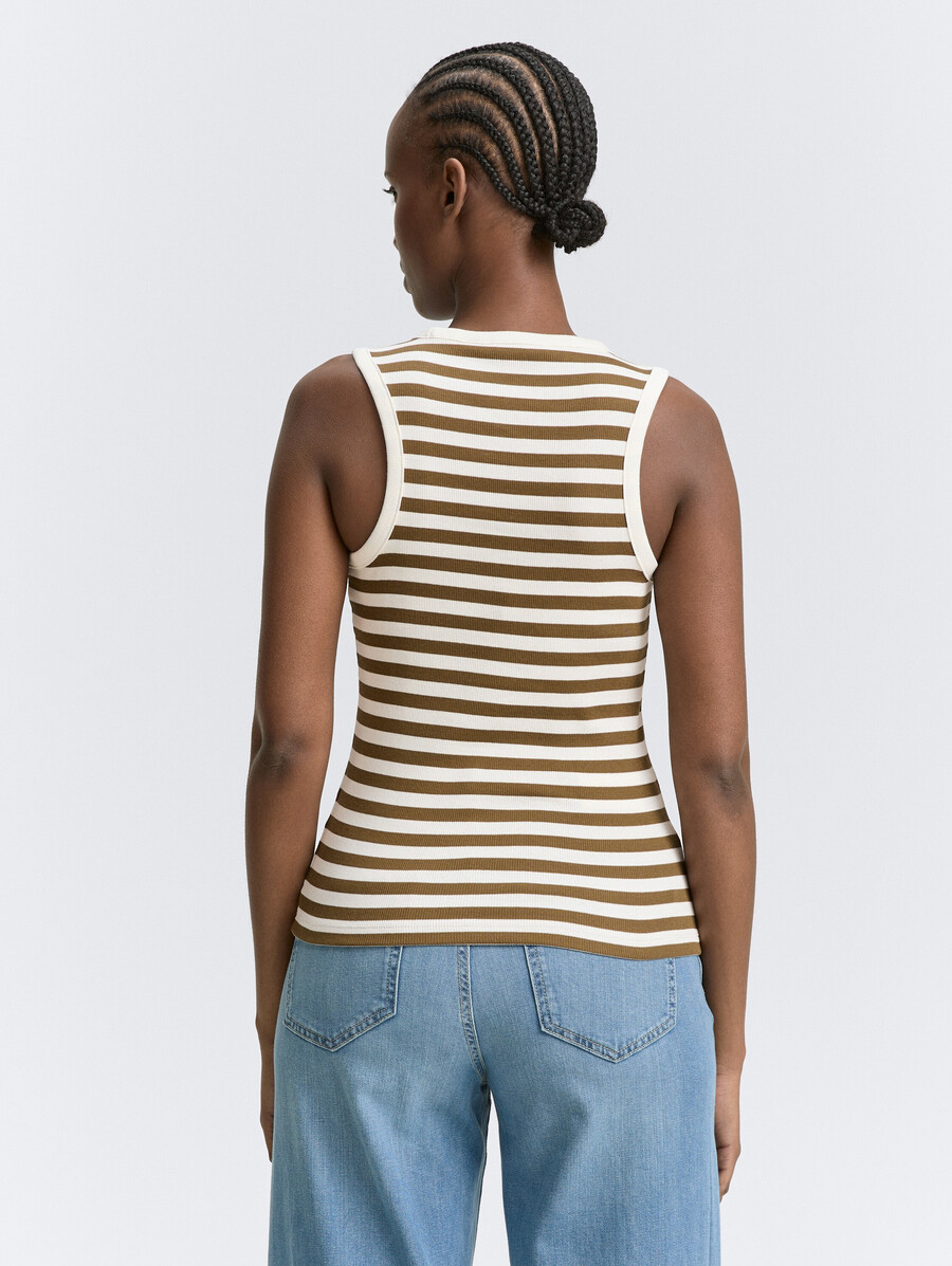 racerback-top mit gerippter struktur