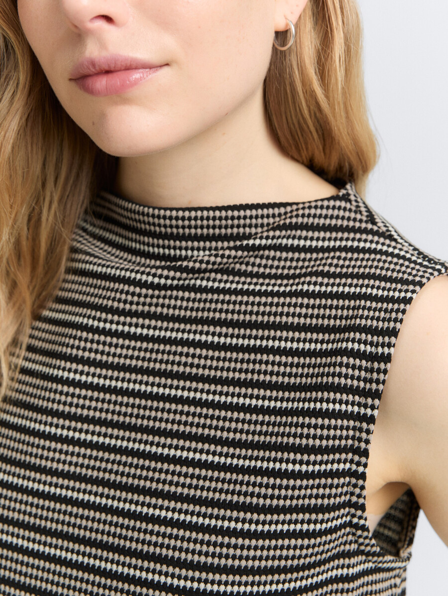 jacquard-top mit stehkragen