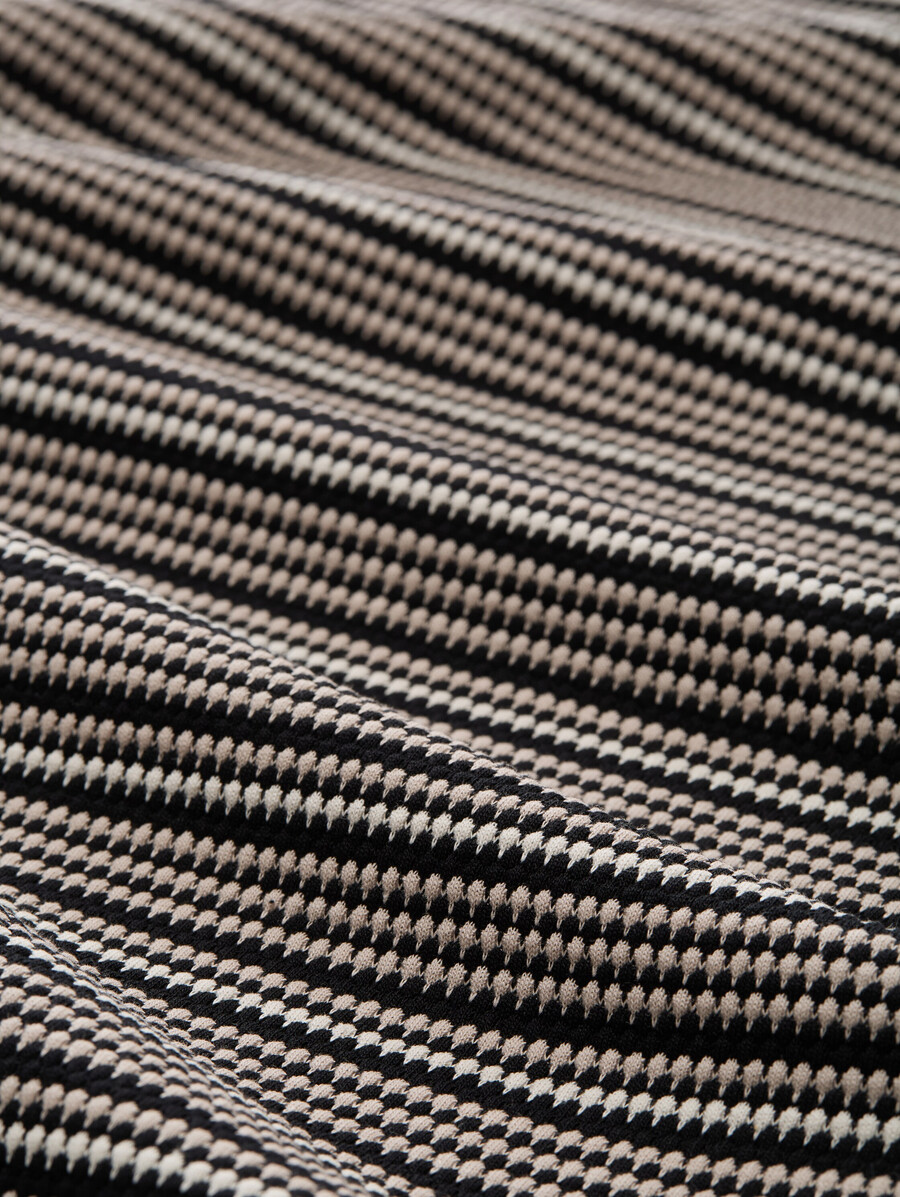 jacquard-top mit stehkragen