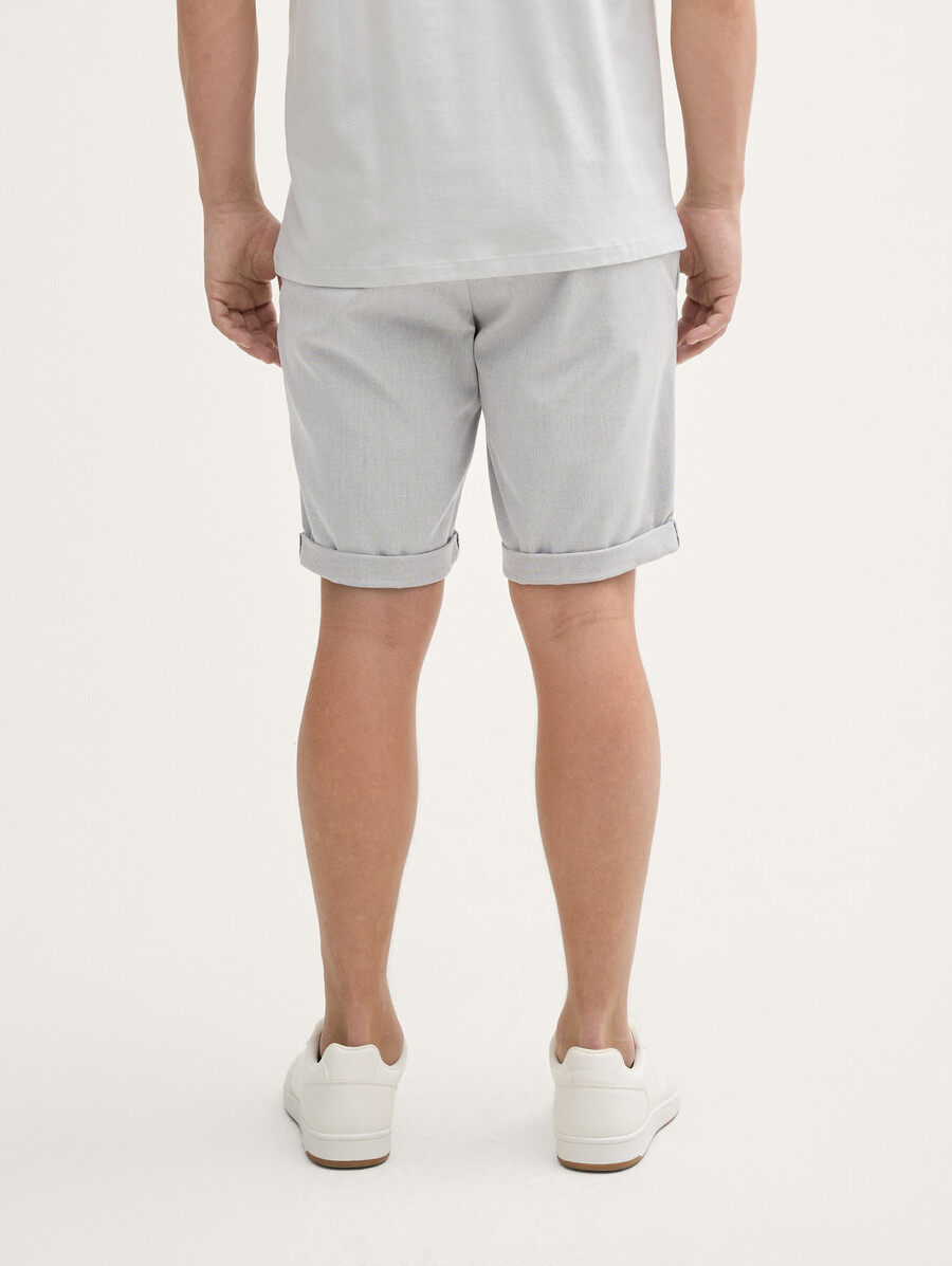chino-shorts in regulärer passform mit gürtel