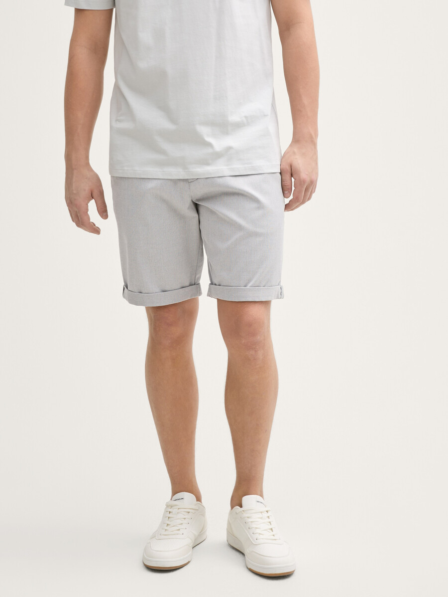 chino-shorts in regulärer passform mit gürtel