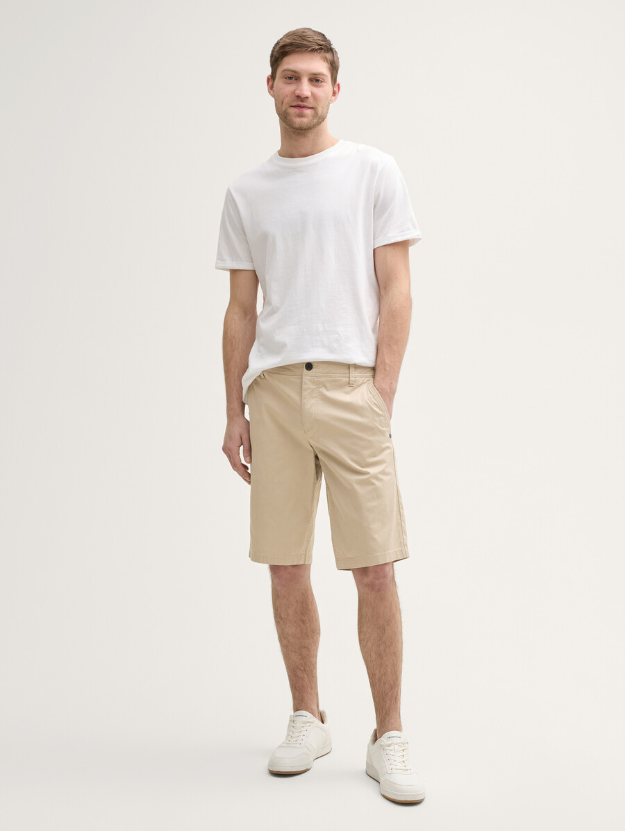 schmale chino-shorts
