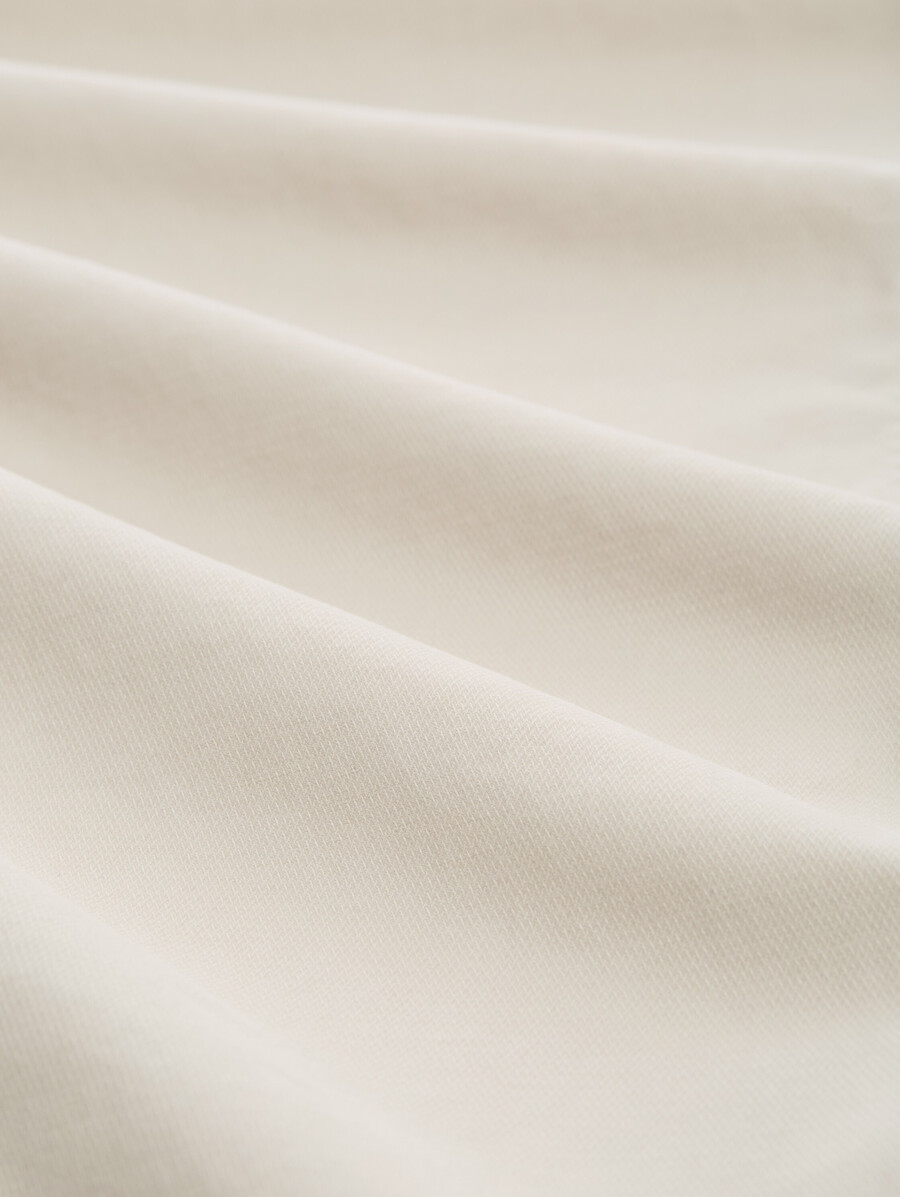 schmal zulaufende chino-hosen