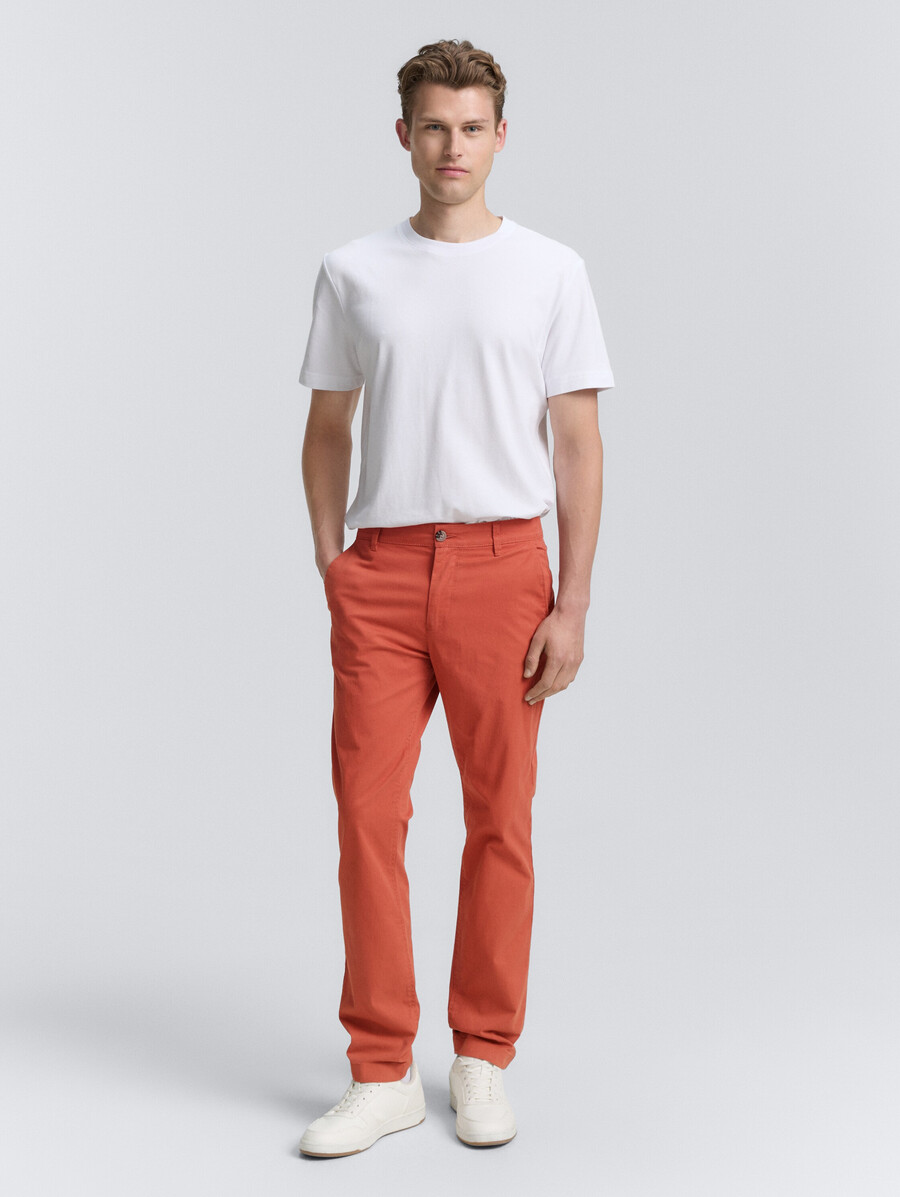 chino-hose in regulärer passform