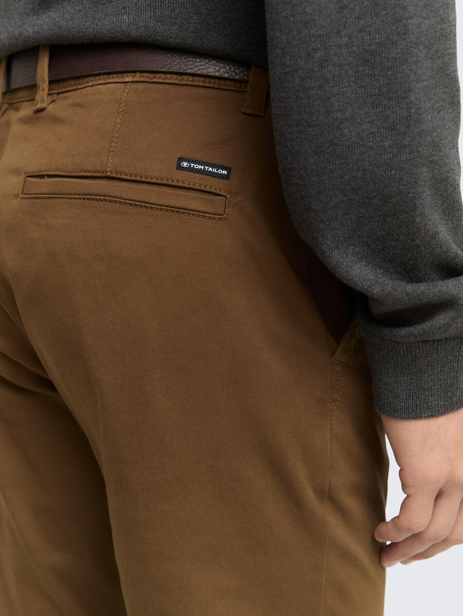 tttravis slim chino mit gürtel