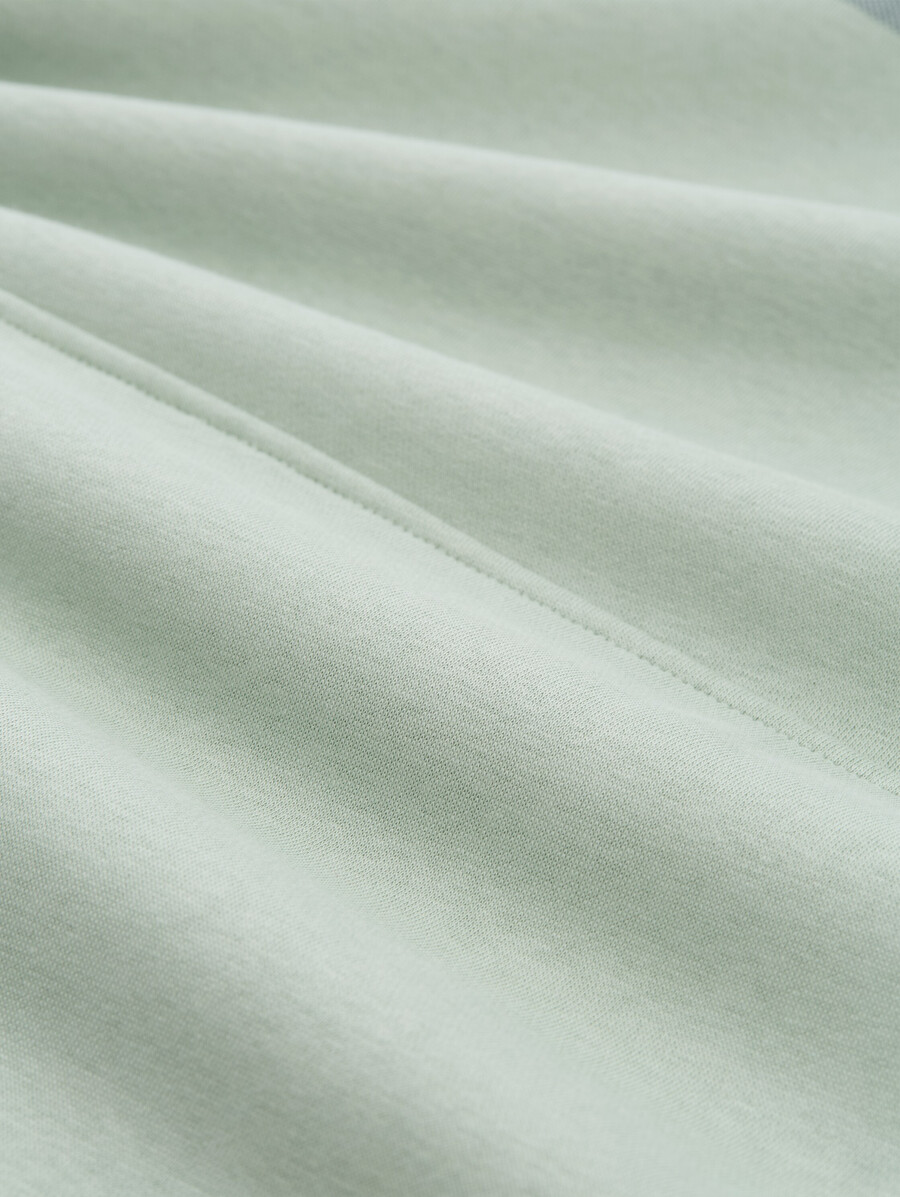 kapuzenpullover mit aufdruck