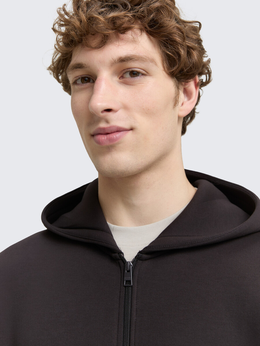 lässige hoodie-sweatjacke von scuba