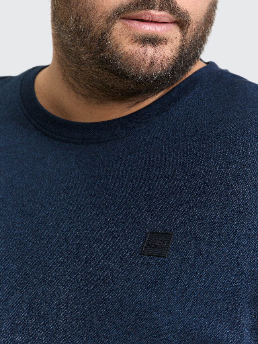 plus size – langärmeliges hemd mit logo-aufnäher