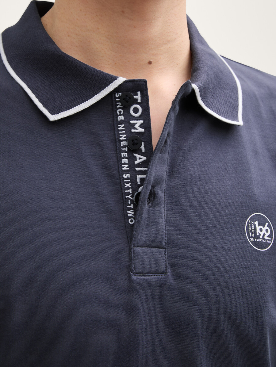 piqué-poloshirt mit aufdruck