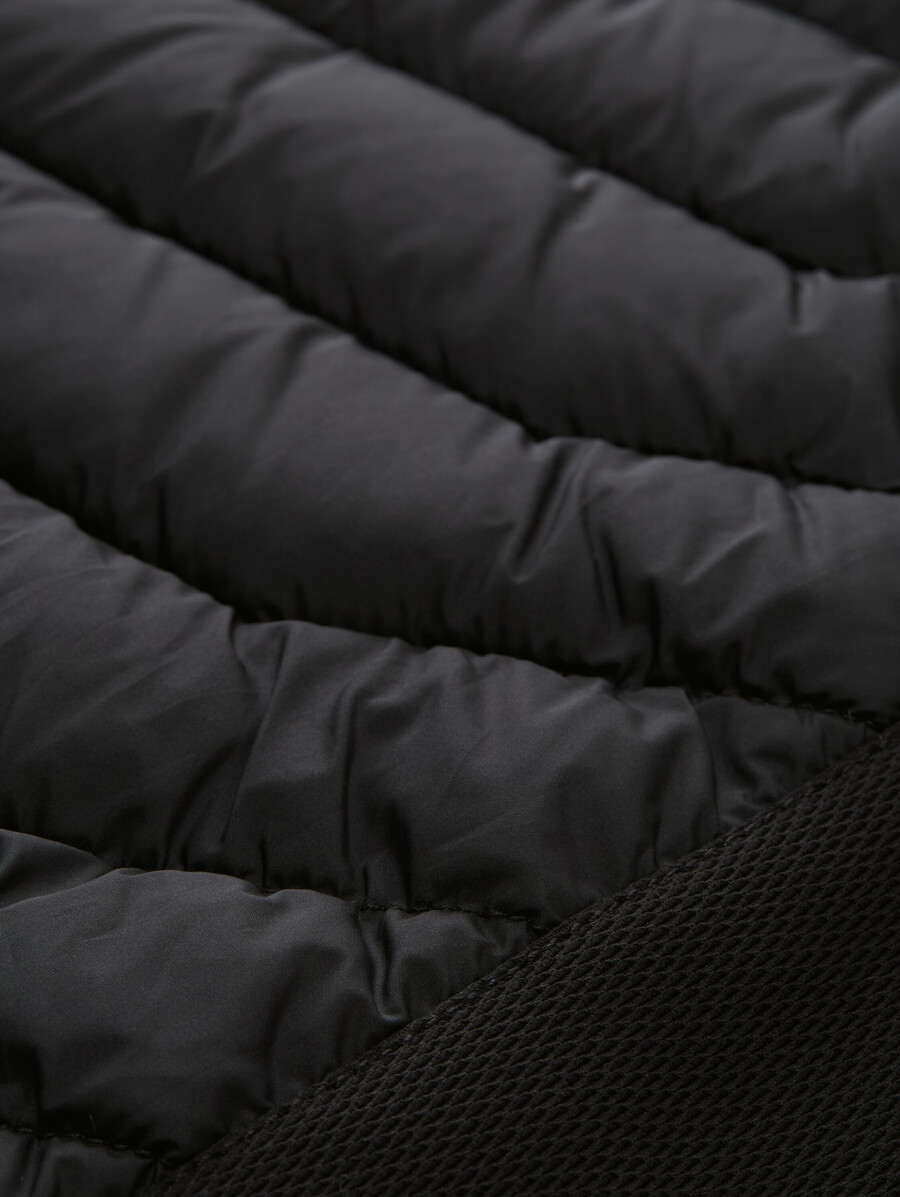 leichte hybrid-steppjacke