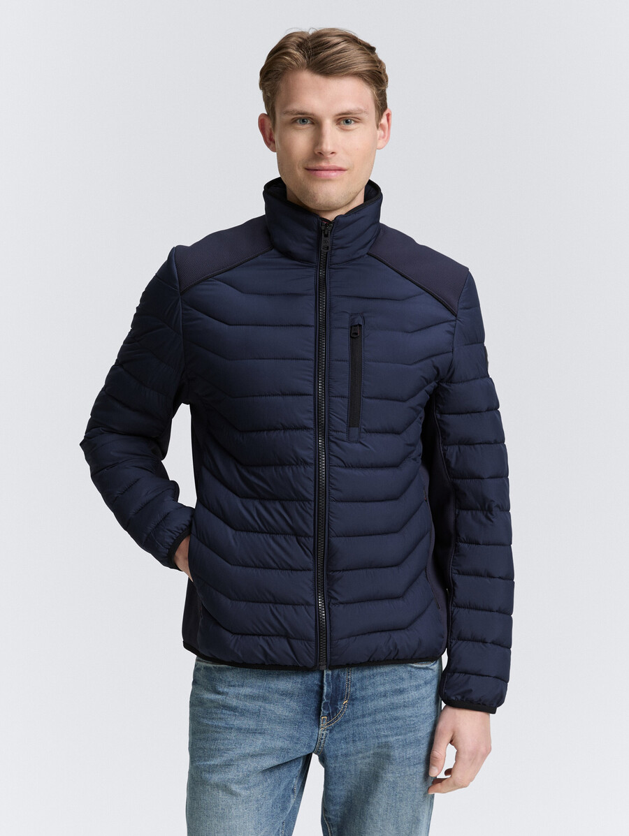 leichte hybrid-steppjacke