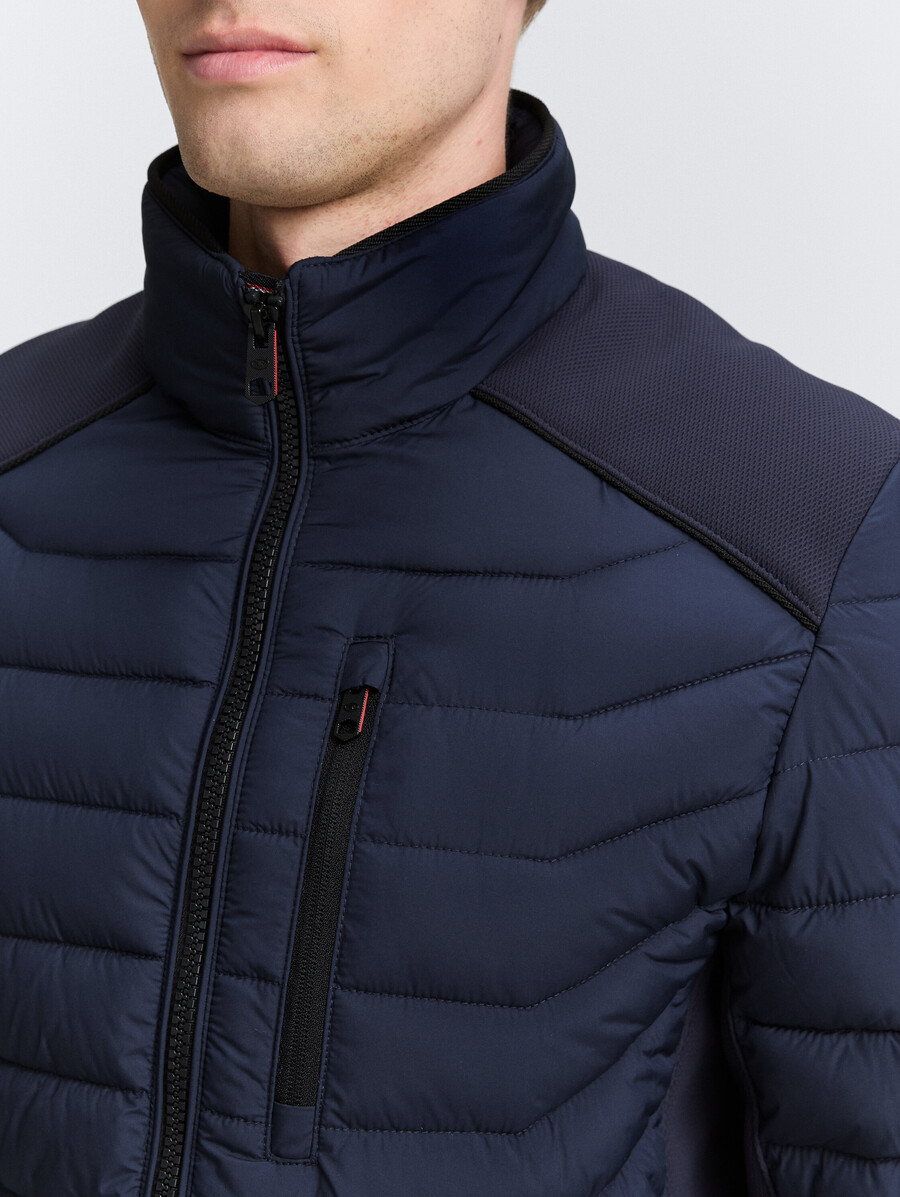 leichte hybrid-steppjacke
