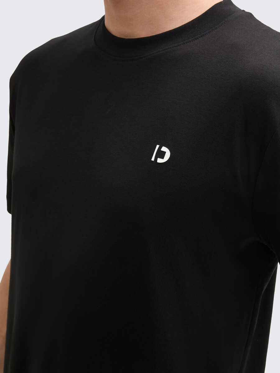 einfaches t-shirt