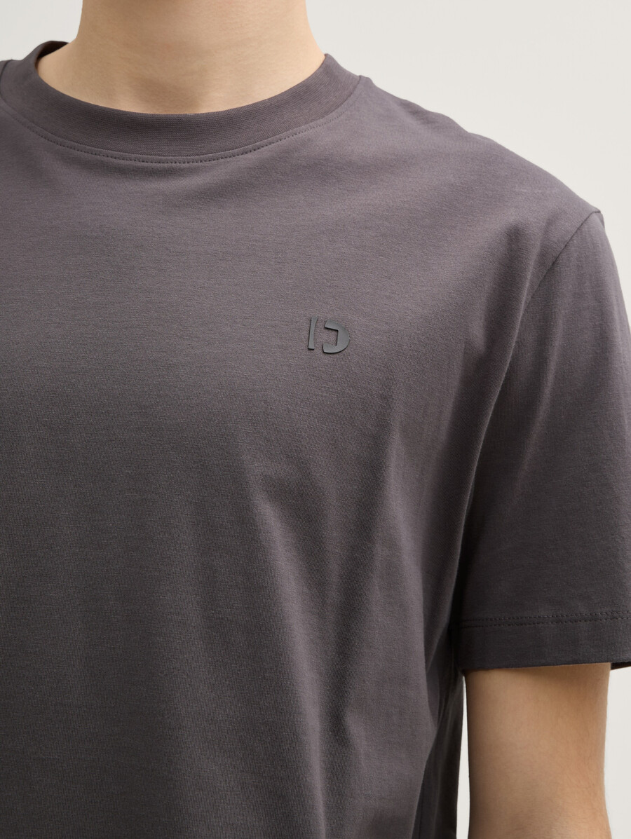 einfaches t-shirt