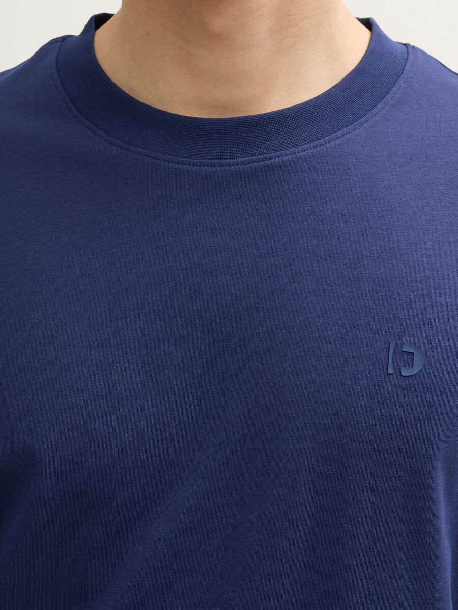 einfaches t-shirt