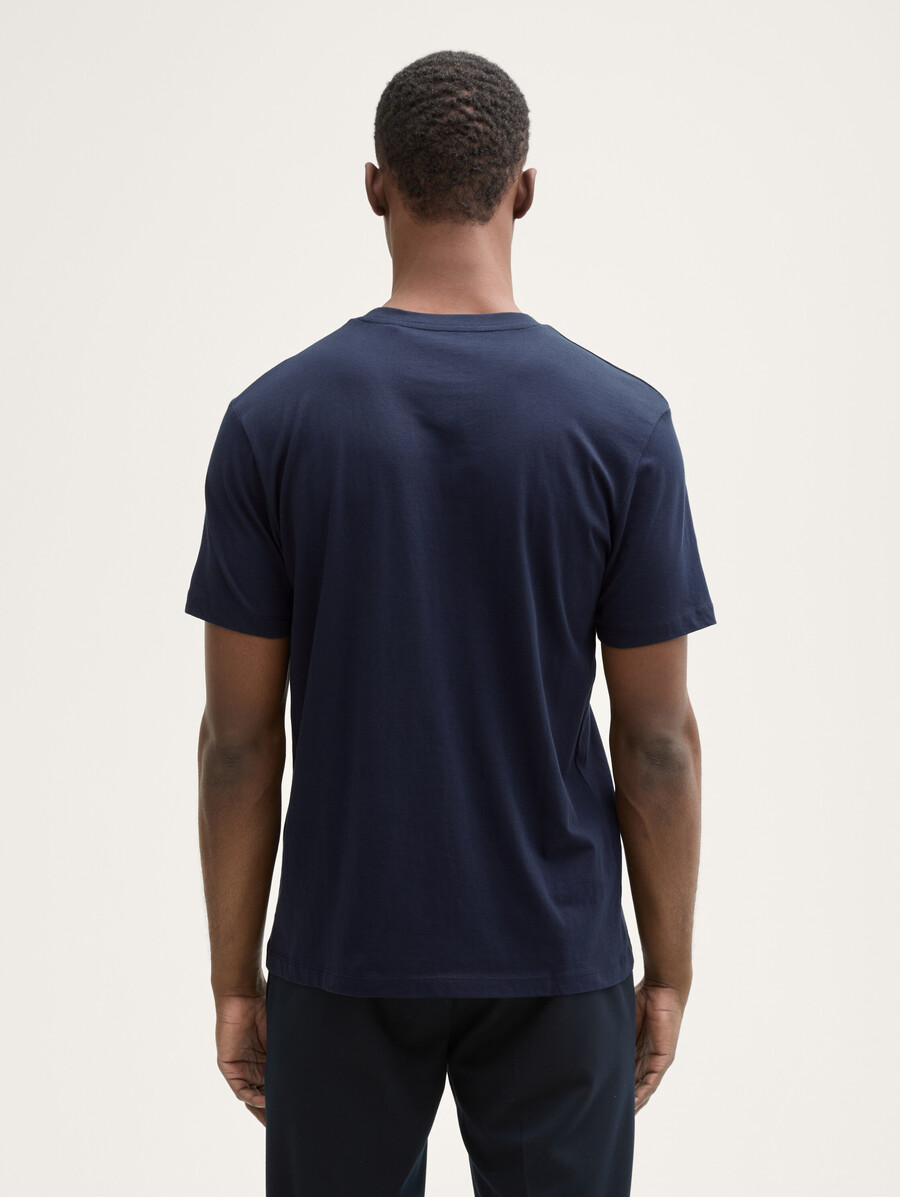 einfaches t-shirt mit logodruck
