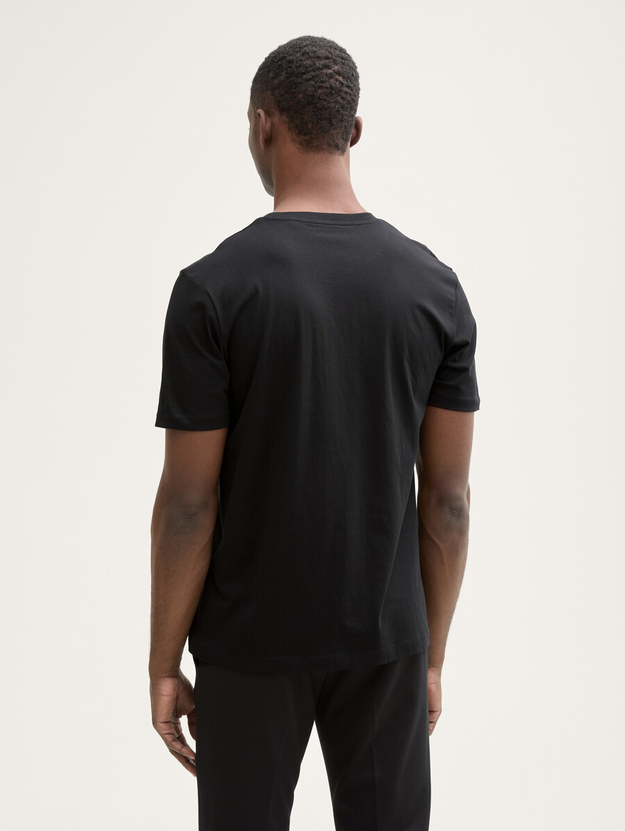 einfaches t-shirt mit logodruck