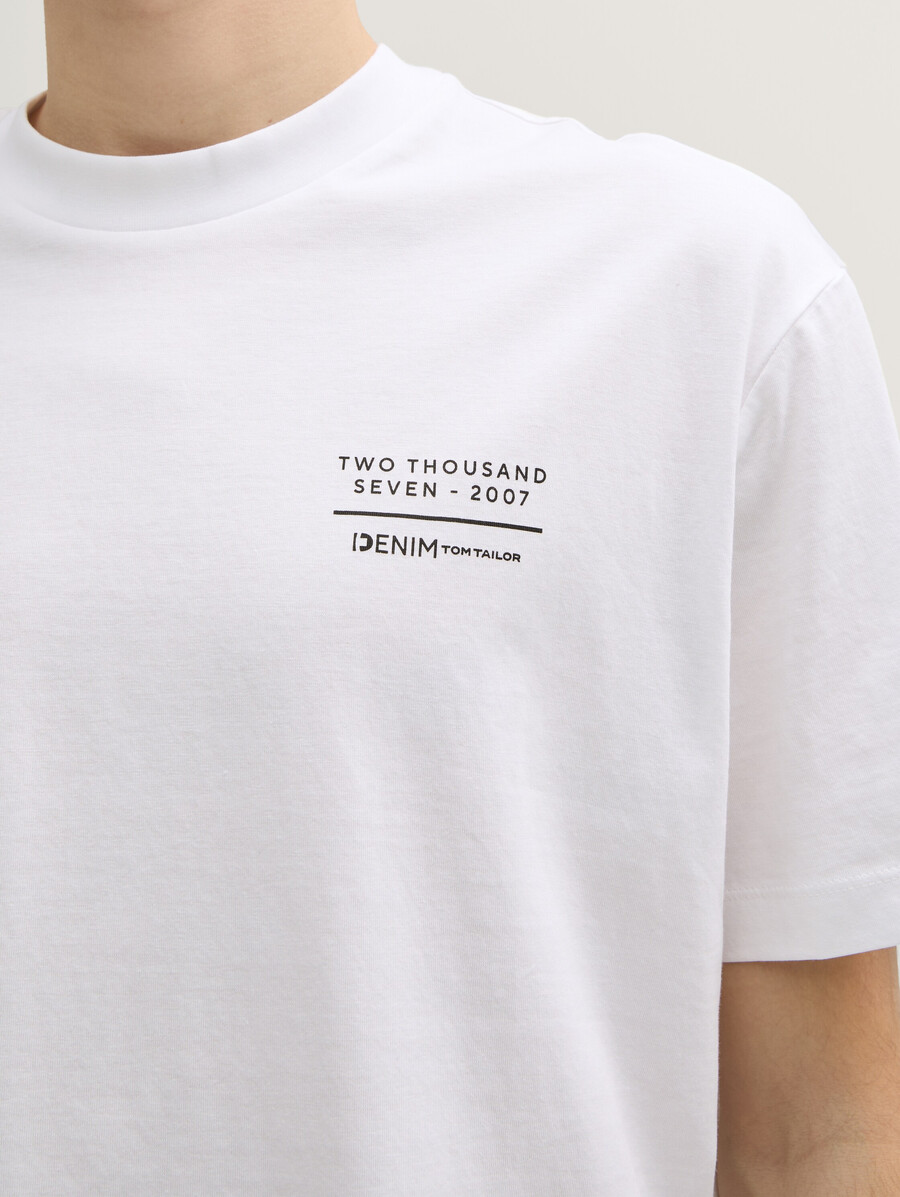 lässiges t-shirt mit rückendruck