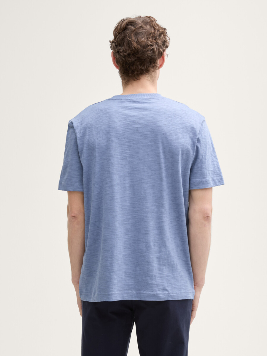 t-shirt mit brusttasche